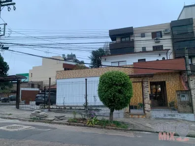 Casa com 5 Quartos à venda, 300m² no Passo da Areia, Porto Alegre