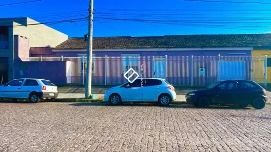 Casa com 3 Quartos para alugar, 150m² no Centro, Pelotas