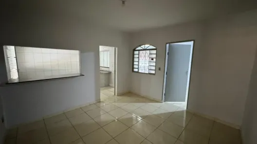 Casa com 3 Quartos para alugar, 85m² no Loteamento Celina Park, Goiânia