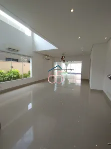 Casa de Condomínio com 4 Quartos para alugar, 300m² no Jardim Itália, Cuiabá
