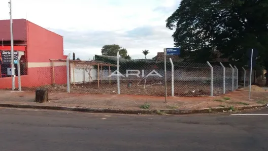 Lote/Terreno à venda, 366m² no Califórnia, Londrina