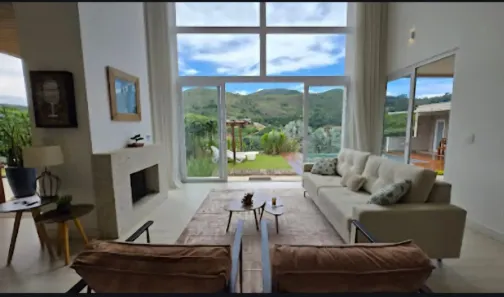 Casa de Condomínio com 4 Quartos à venda, 400m² no Itaipava, Petrópolis