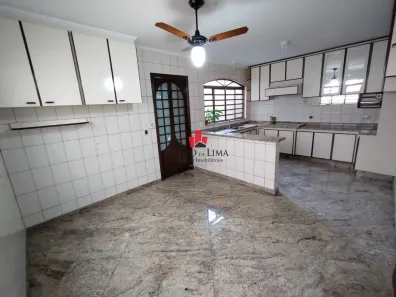 Sobrado com 3 Quartos à venda, 206m² no Vila Domitila, São Paulo
