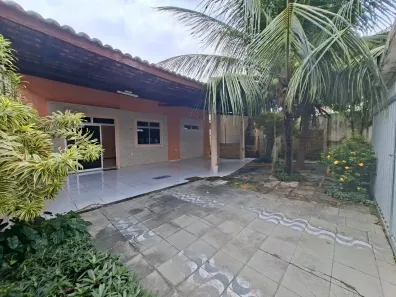 Casa com 4 Quartos à venda, 324m² no Itaperi, Fortaleza
