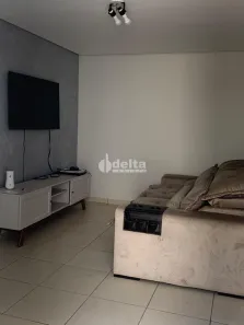 Casa com 2 Quartos à venda, 84m² no Saraiva, Uberlândia