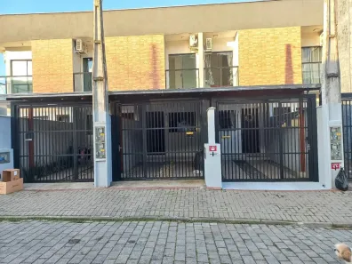 Sobrado com 2 Quartos para alugar, 62m² no Aventureiro, Joinville