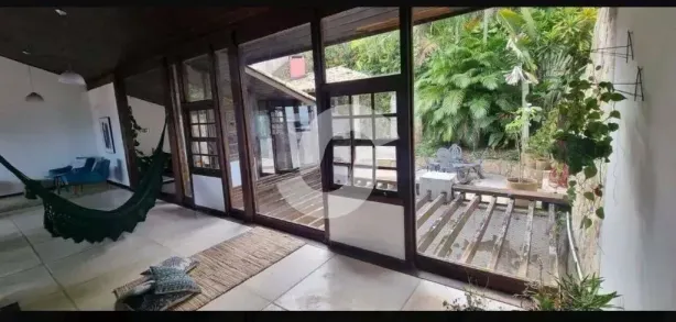 Casa com 4 Quartos à venda, 1000m² no Piratininga, Niterói