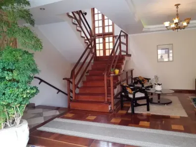 Casa com 4 Quartos à venda, 120m² no Jardim Tupanci, Barueri