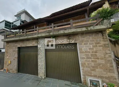 Casa com 3 Quartos para alugar, 180m² no Itacorubi, Florianópolis