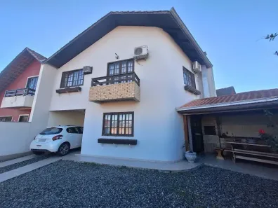 Sobrado com 3 Quartos à venda, 120m² no Guanabara, Joinville