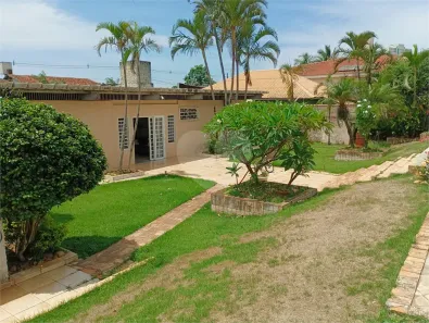 Casa com 4 Quartos à venda, 500m² no Jardim Shangri-la A, Londrina