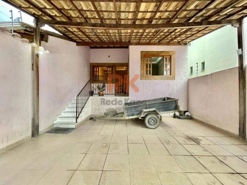 Casa com 3 quartos — Santa Amélia, Belo Horizonte