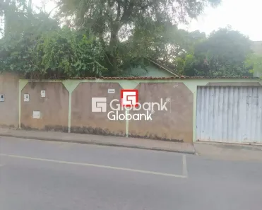 Lote/Terreno à venda, 400m² no Centro, Montes Claros
