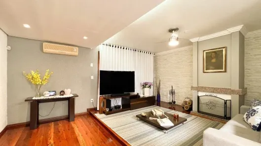 Casa com 3 Quartos à venda, 240m² no Vila Ipiranga, Porto Alegre