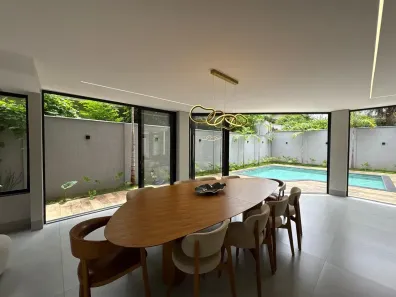 Casa de Condomínio com 3 Quartos à venda, 286m² no Jardins Madri, Goiânia