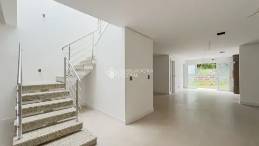 Casa com 3 Quartos à venda, 184m² no Chácara das Pedras, Porto Alegre