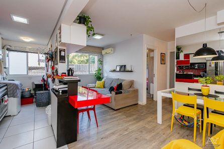 Apartamento com 2 Quartos à venda, 58m² no Passo da Areia, Porto Alegre