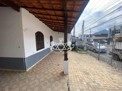 Casa com 5 Quartos à venda, 231m² no Centro, Caraguatatuba