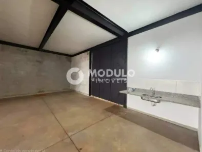 Galpão/Depósito/Armazém para alugar, 300m² no Alto Umuarama, Uberlândia