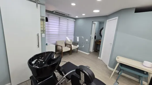 Sala Comercial à venda, 42m² no Vila Mathias, Santos