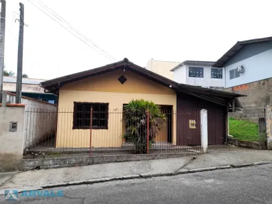 Casa com 2 Quartos para alugar, 120m² no Velha Central, Blumenau
