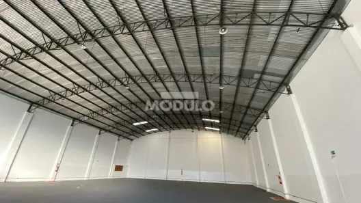 Galpão/Depósito/Armazém para alugar, 901m² no Tibery, Uberlândia