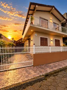 Casa com 6 Quartos à venda, 161m² no Centro, Garopaba