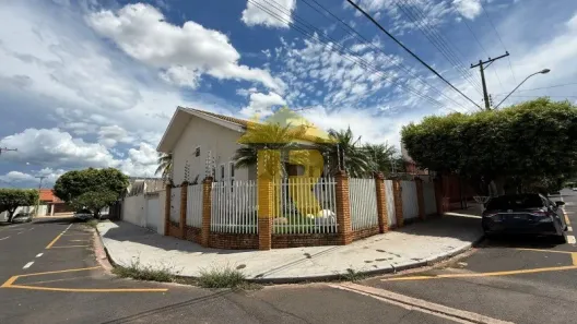 Casa com 3 Quartos à venda, 270m² no Jardim Maria Cândida, São José do Rio Preto