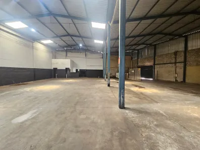 Galpão/Depósito/Armazém à venda, 700m² no Parque Oeste Industrial, Goiânia