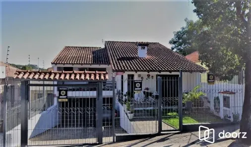 Casa com 3 Quartos à venda, 230m² no Camaquã, Porto Alegre