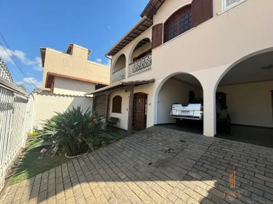 Casa com 4 Quartos à venda, 248m² no Queluz, Conselheiro Lafaiete