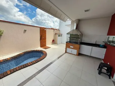 Casa de Condomínio com 3 Quartos para alugar, 289m² no Tarumã, Manaus