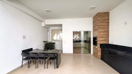 Sobrado com 3 Quartos à venda, 154m² no Grand Ville, Uberlândia