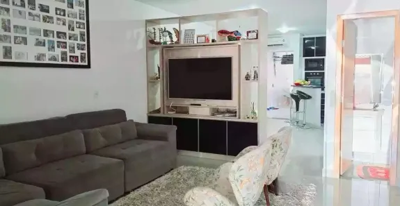 Casa com 3 Quartos à venda, 120m² no Parque Roseira, Carapicuíba