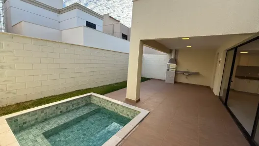 Casa de Condomínio com 3 Quartos para alugar, 166m² no Jardins Marselha, Aparecida de Goiânia