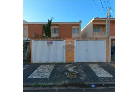 Sobrado com 3 Quartos à venda, 142m² no Centro, Araras