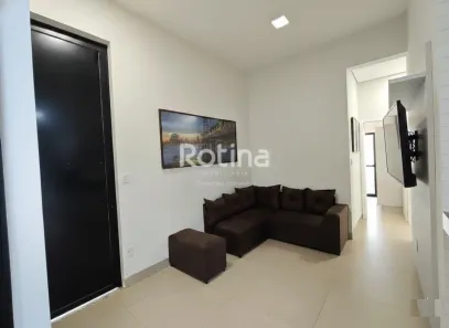 Apartamento com 3 Quartos para alugar, 57m² no Umuarama, Uberlândia