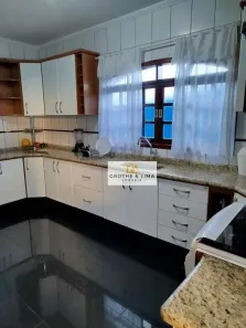 Sobrado com 4 Quartos à venda, 255m² no Esplanada Independência, Taubaté