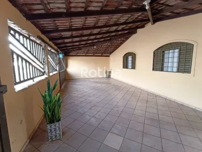 Casa com 3 Quartos à venda, 132m² no Planalto, Uberlândia