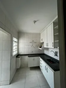 Apartamento com 2 Quartos para alugar, 50m² no Jardim Novo Amanhecer, Jacareí