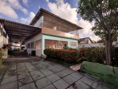 Casa com 10 Quartos para alugar, 600m² no Campo Grande, Recife