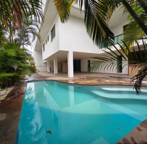 Casa de Condomínio com 4 Quartos à venda, 600m² no Ponta Negra, Manaus