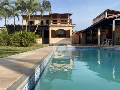 Sobrado com 4 Quartos à venda, 180m² no Recanto de Itaipuaçu (Itaipuaçu), Maricá