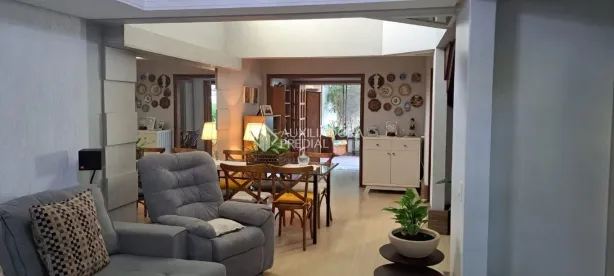 Sobrado com 3 Quartos à venda, 206m² no Vila Ipiranga, Porto Alegre