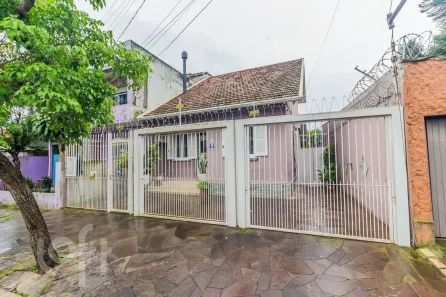 Casa com 4 Quartos à venda, 161m² no Passo da Areia, Porto Alegre