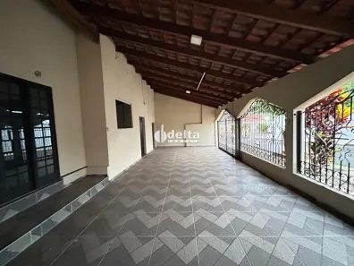 Casa com 3 Quartos à venda, 213m² no Carajás, Uberlândia