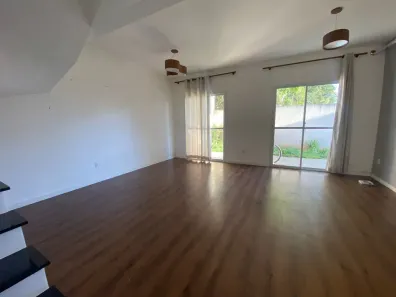Casa de Condomínio com 3 Quartos para alugar, 100m² no Parque 9 de Julho, São Roque