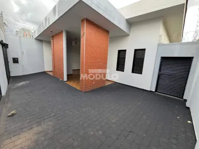 Prédio Comercial com 4 Quartos para alugar, 300m² no Centro, Uberlândia