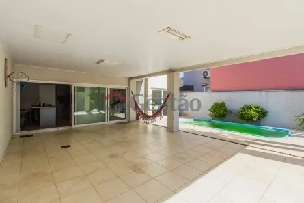 Sobrado com 3 Quartos à venda, 195m² no Estância Velha, Canoas