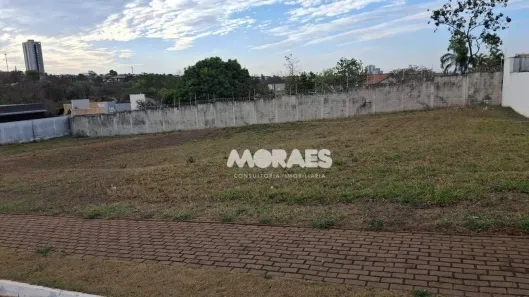 Lote/Terreno à venda, 661m² no Jardim Shangri-Lá, Bauru